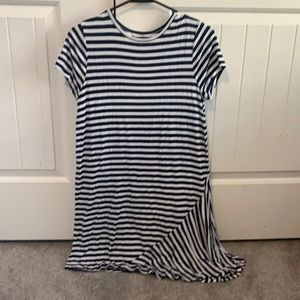 size 18 Black and white T-shirt dress